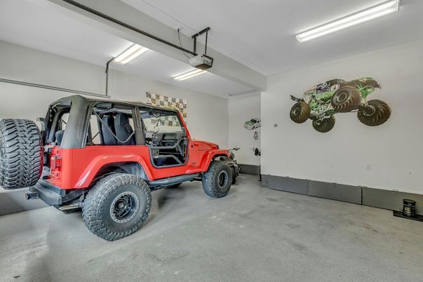 Garage, Interior