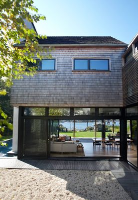 Exterior, Facade, Water, Modern