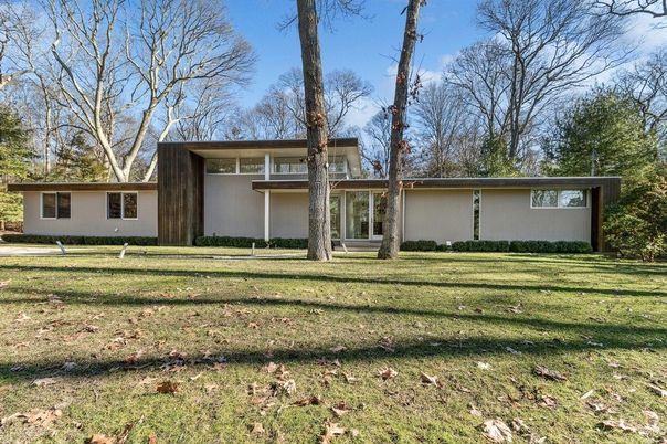 Backyard, Exterior, Facade, Ranch