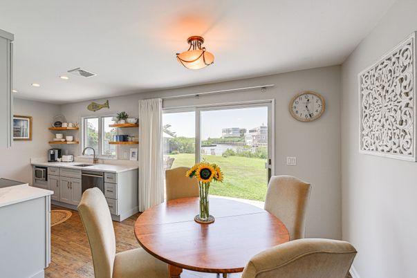 Dining room, Interior, Kitchen, Recessed Lighting