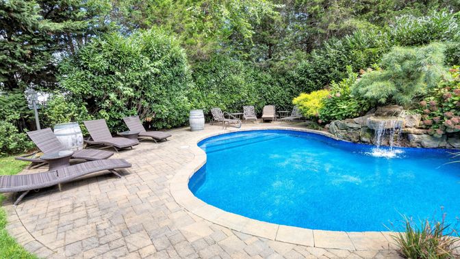 Exterior, Pool