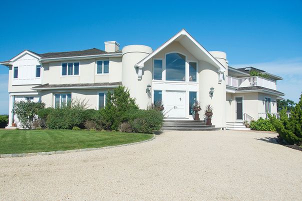 Exterior, Facade, Farmhouse