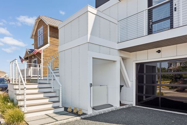 Exterior, Facade, None