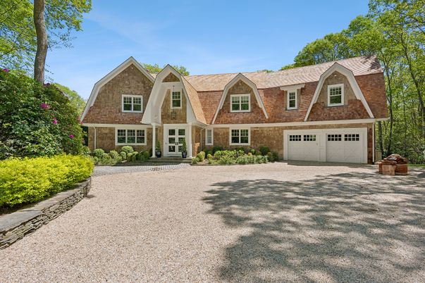 Attached, Exterior, Facade, Cape Cod