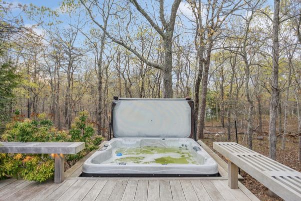 Exterior, Hot Tub