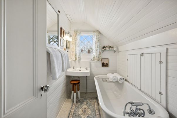 Bathroom, Free Standing Baths, Interior