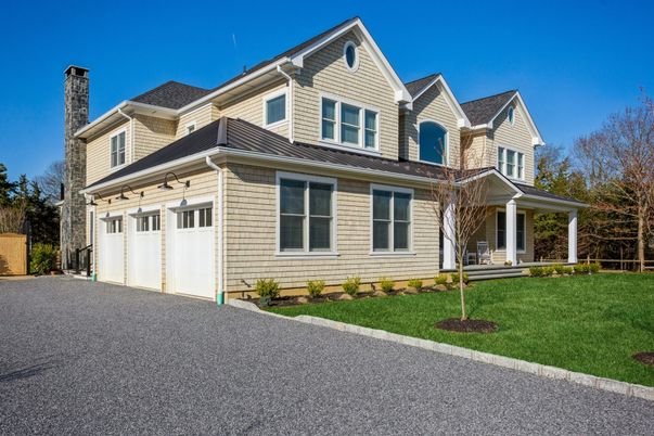 Attached, Exterior, Facade, Farmhouse
