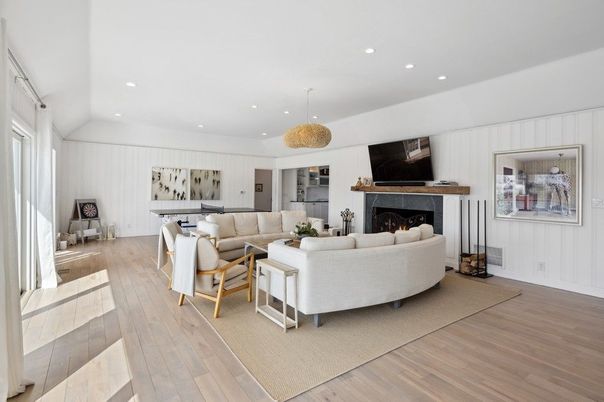 Fireplace, Interior, Living room, Pendant Lights, Recessed Lighting, Wood Texture Flooring