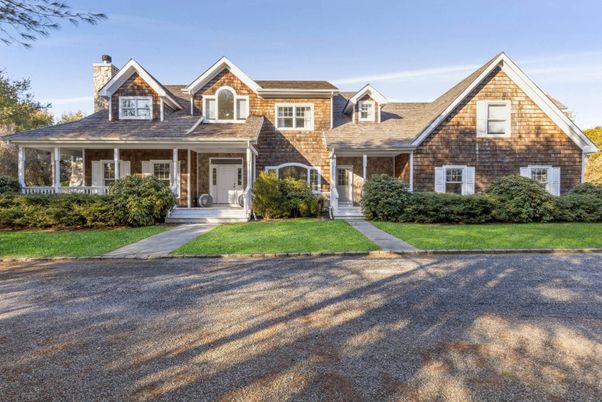 Exterior, Facade, Cape Cod