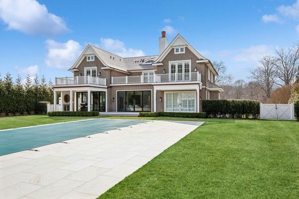 Backyard, Exterior, Facade, Queen Anne Victorian