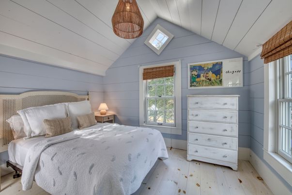 Bedroom, Interior, Pendant Lights, Wood Texture Flooring