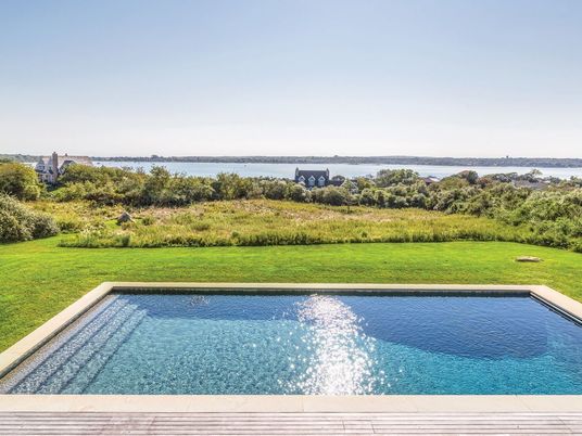 Exterior, Pool, Water