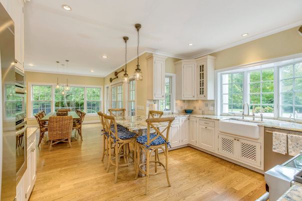 Dining room, Interior, Kitchen, Pendant Lights, Recessed Lighting, Wood Texture Flooring