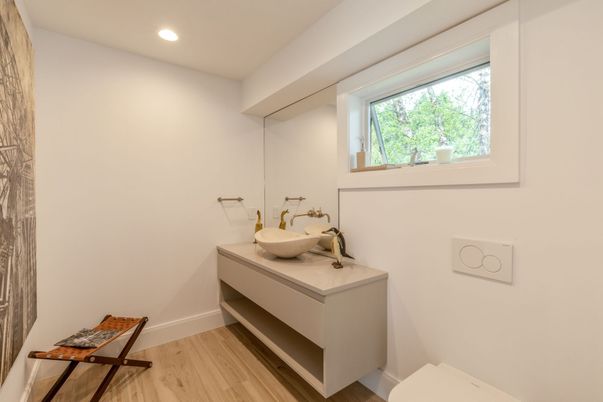 Bathroom, Interior, Recessed Lighting, Wood Texture Flooring