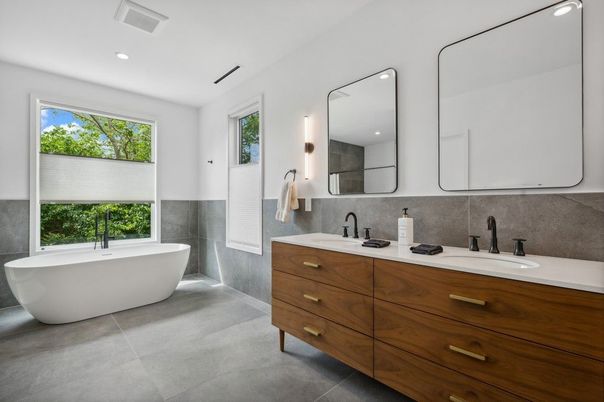 Bathroom, Dual Sink Vanities, Free Standing Baths, Interior, Recessed Lighting