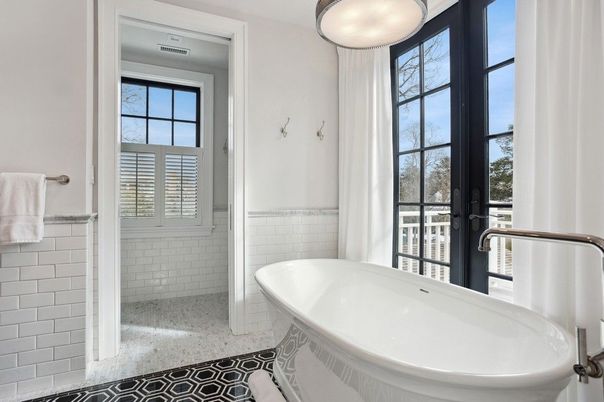 Bathroom, Free Standing Baths, Interior