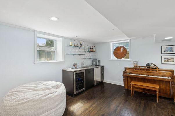 Interior, Piano, Recessed Lighting, Wood Texture Flooring