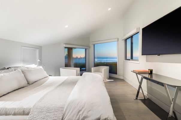 Bedroom, Interior, Recessed Lighting, Water, Wood Texture Flooring