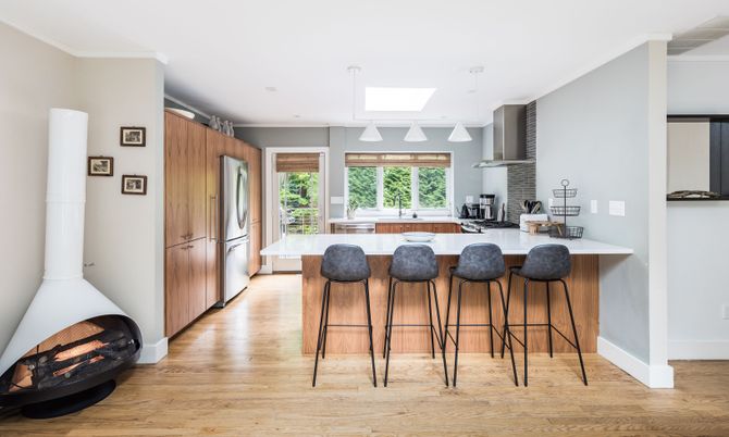 Fireplace, Interior, Kitchen, Recessed Lighting, Wood Texture Flooring