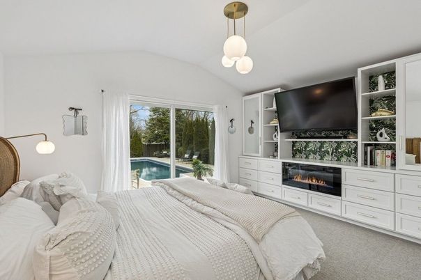 Bedroom, Fireplace, Interior, Pendant Lights
