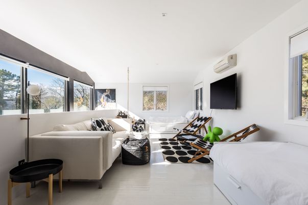 Interior, Living room, Pendant Lights, Wood Texture Flooring