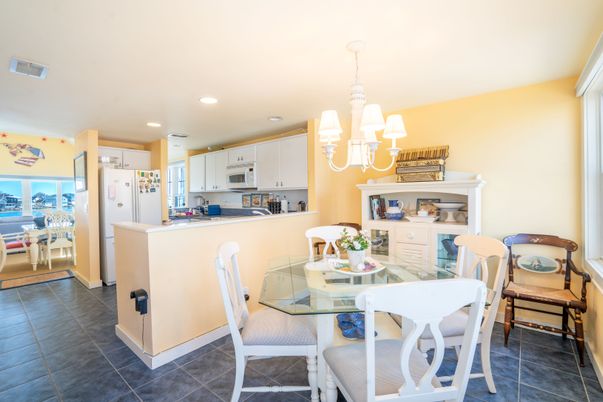 Chandelier, Dining room, Interior, Kitchen, Recessed Lighting