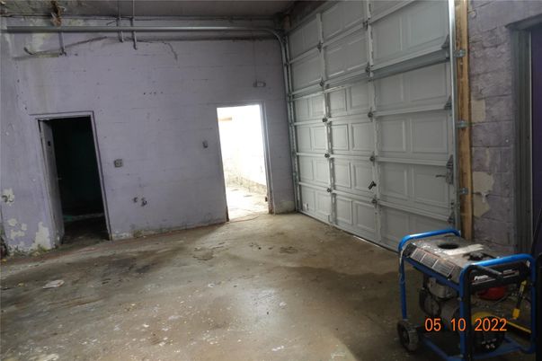 Garage, Interior