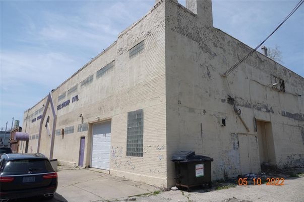 Exterior, Facade, Rowhouse