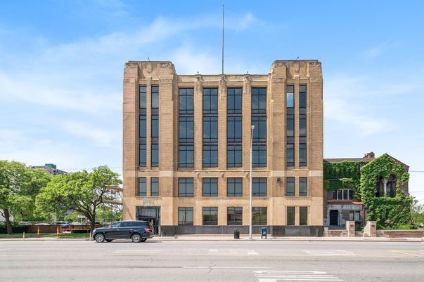 Exterior, Facade, Highrise