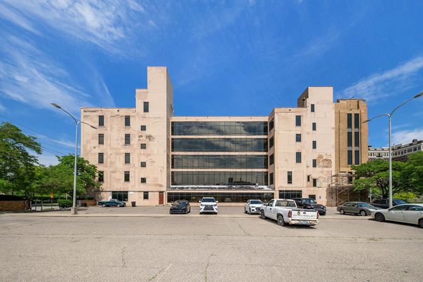 Exterior, Facade, Highrise