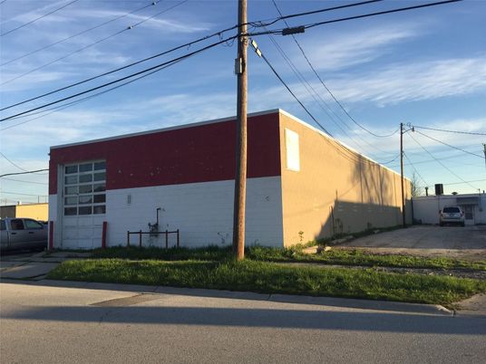 Exterior, Facade, None