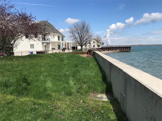 Backyard, Exterior, Lake