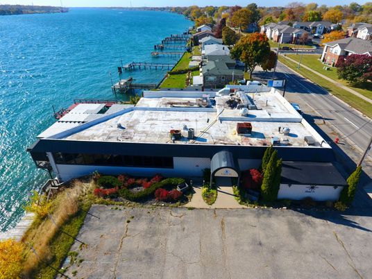 Exterior, Drone