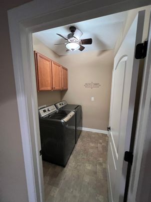 Interior, Washer, Wood Texture Flooring