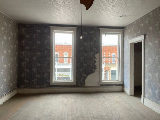 Empty room, Interior, Pendant Lights, Wood Texture Flooring