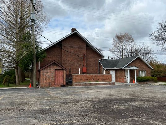 Attached, Exterior, Facade, Brick Facade, Log Home