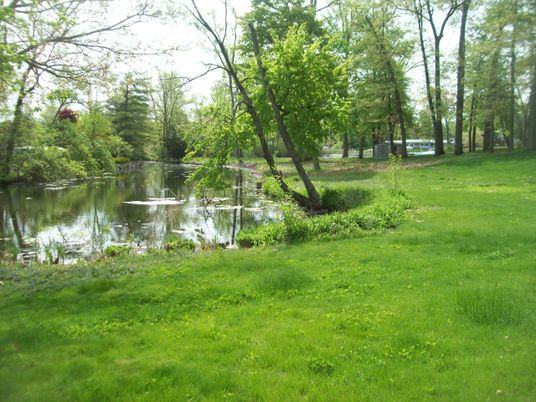 Exterior, Lake