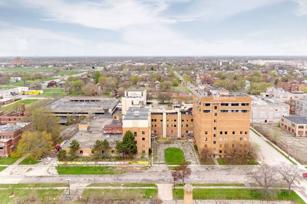 Exterior, Drone