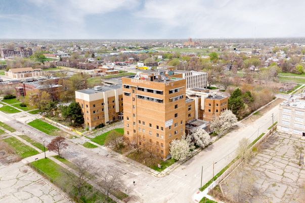Exterior, Drone