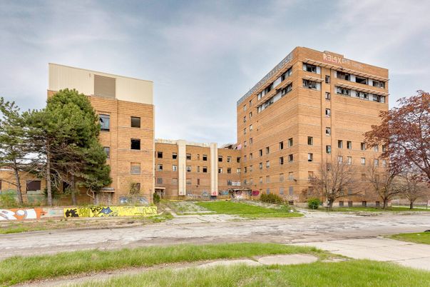 Exterior, Facade, Condo Building