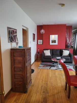 Interior, Living room, Pendant Lights, Wood Texture Flooring