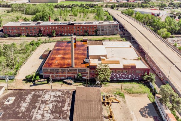 Exterior, Drone