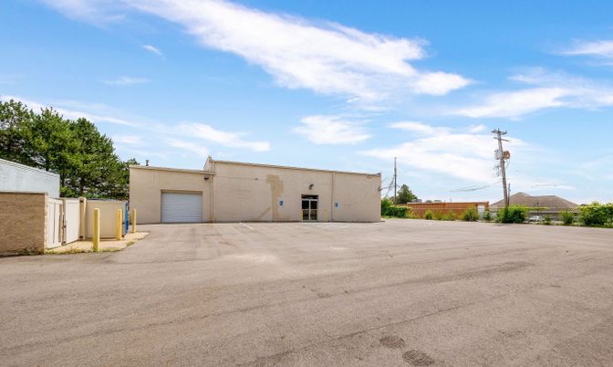 Backyard, Detached Garage, Exterior