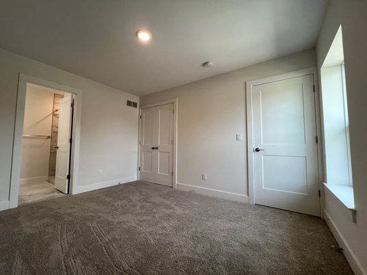 Empty room, Interior, Recessed Lighting