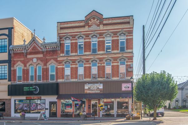 Exterior, Facade, Rowhouse