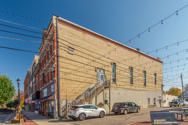 Exterior, Facade, Highrise