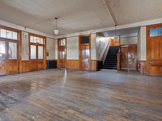 Empty room, Interior, Pendant Lights, Wood Texture Flooring