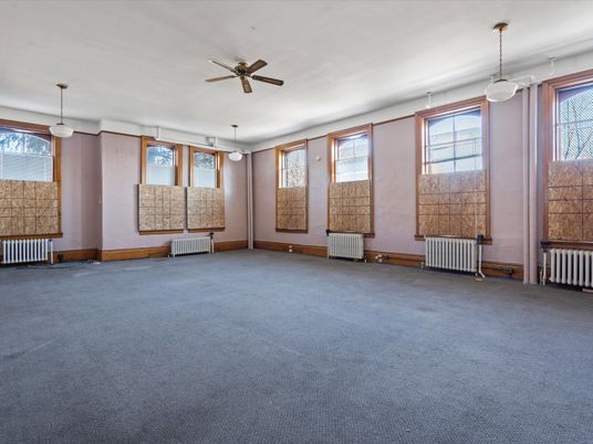 Empty room, Interior, Pendant Lights