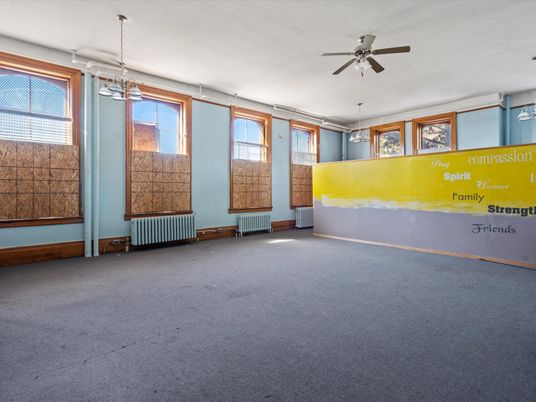 Empty room, Interior, Pendant Lights