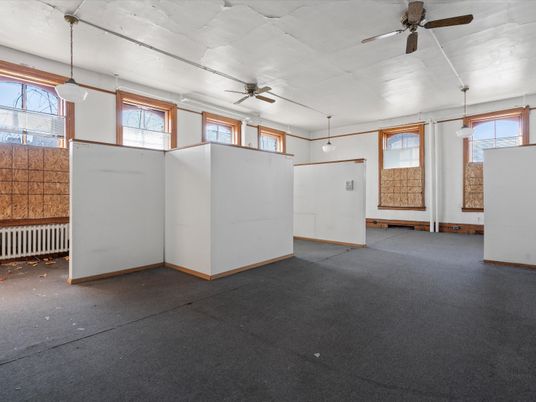 Empty room, Interior, Pendant Lights